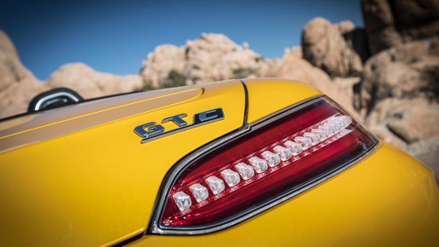 Логотип Mercedes-AMG GT C Roadster 2016 года  (WW) (фото 21 из 50)